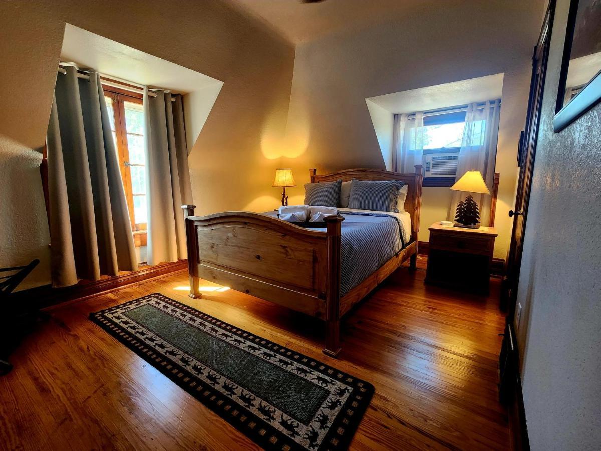 Downen House Bed & Breakfast Пуэбло Экстерьер фото