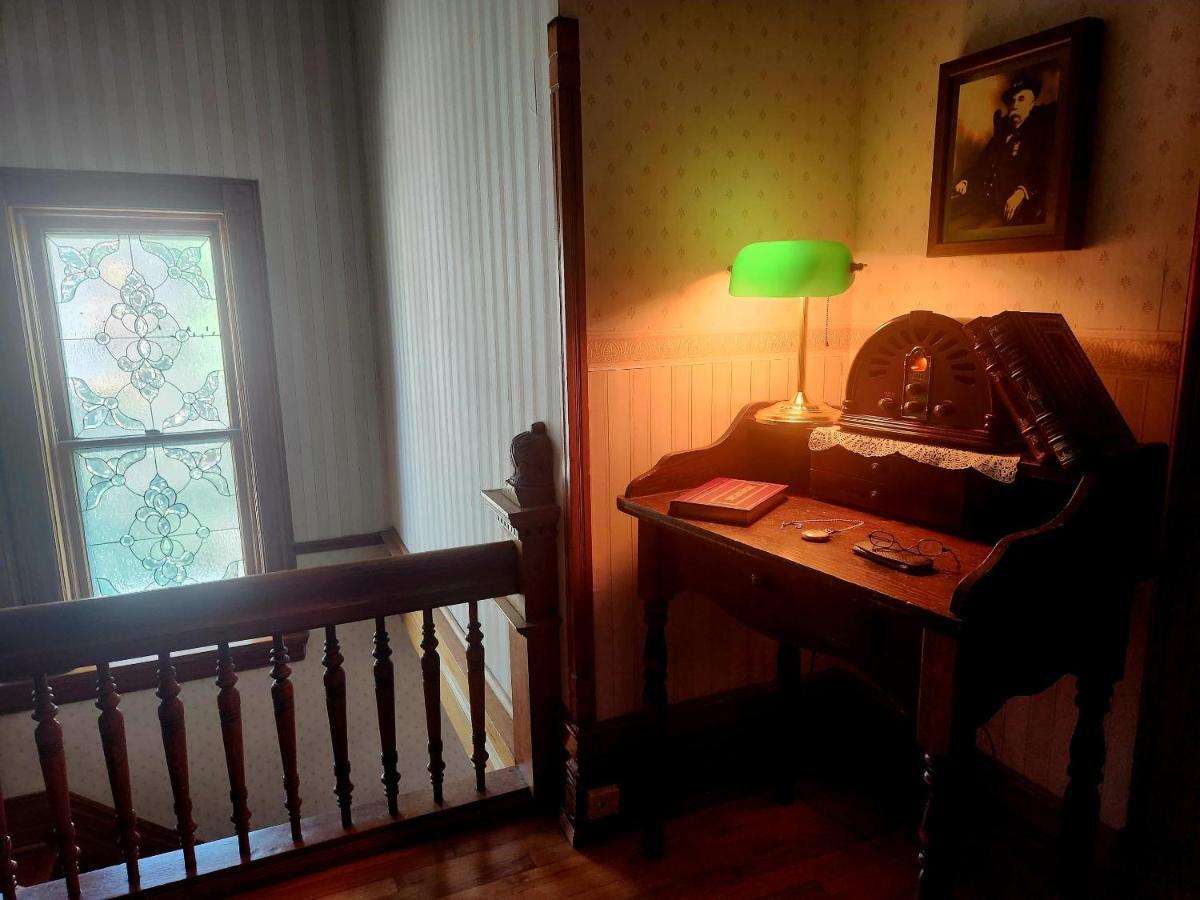 Downen House Bed & Breakfast Пуэбло Экстерьер фото